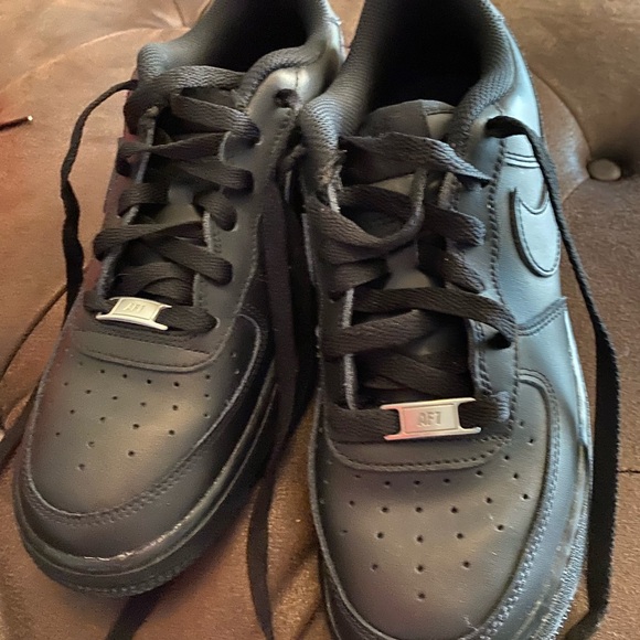 Just got these AF1 Black air force used no box